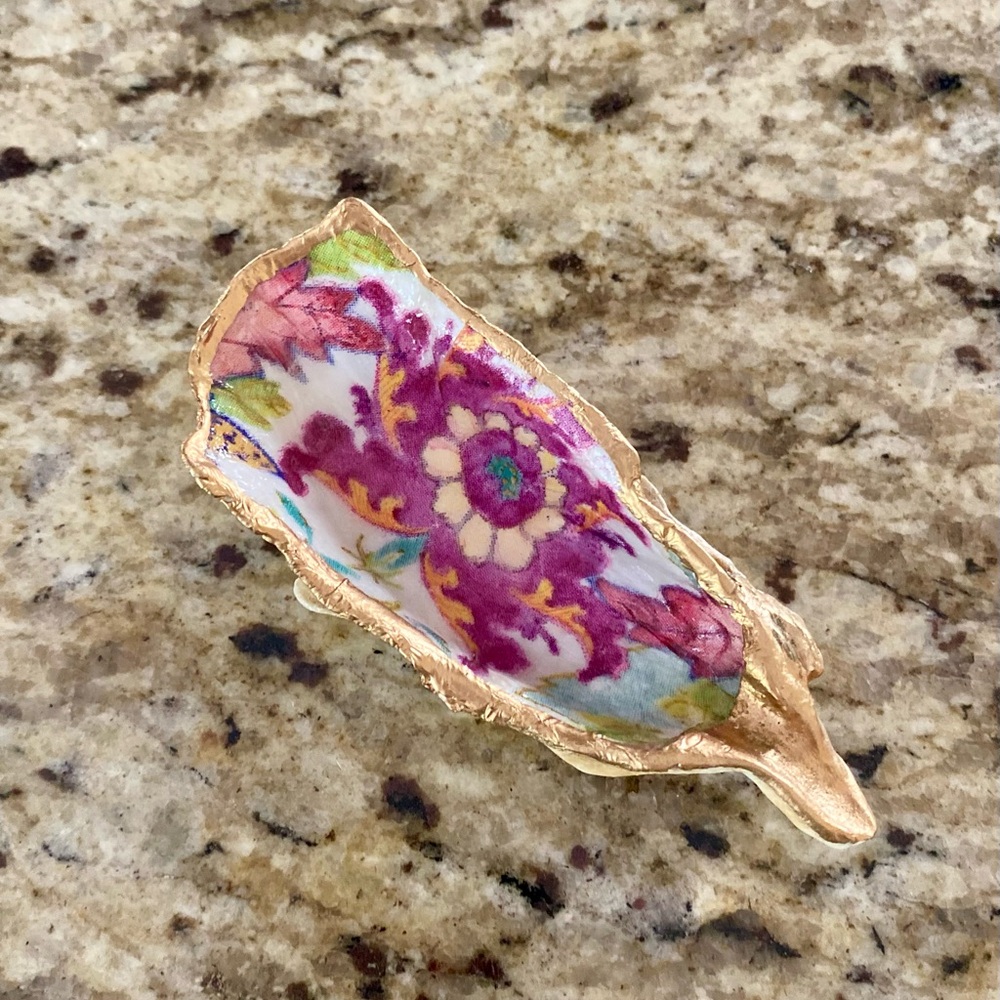 Handmade Seashell Painted/Decoupage Trinket/Jewelry Holder